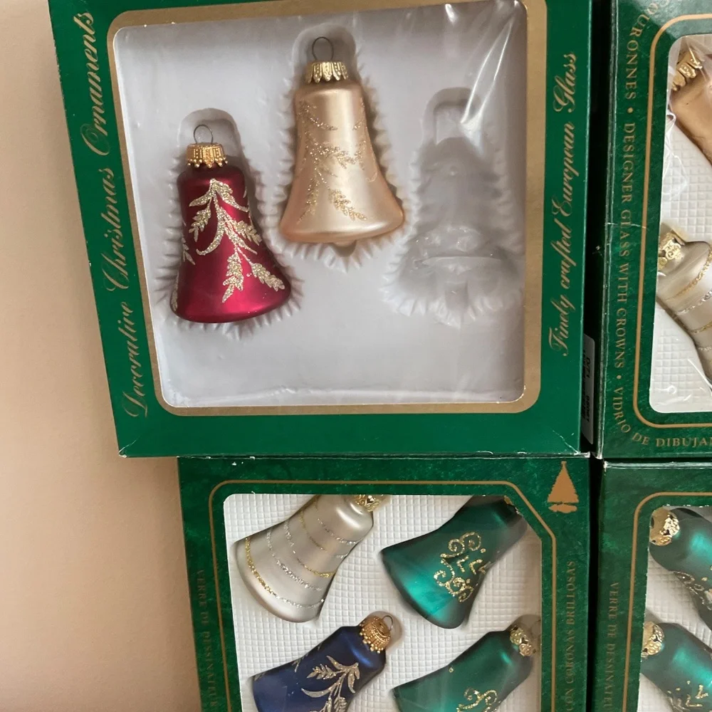 ✨  Sears Roebuck Christmas Bell Ornaments – 1980s European Glass Set of 20 Bells - Picture 4 of 8